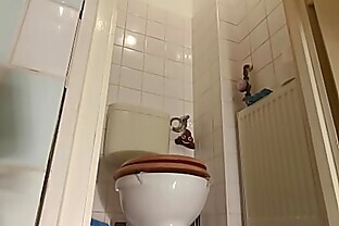 Teen girl Pissing & shitting while playing on her telephone pt1 HD