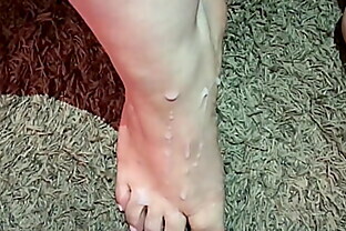 Cumming on the sexy toes of Latina slut (Cum on feet) Slow Motion POV