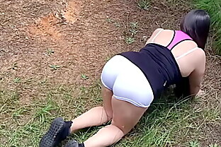 Esposa Latina Puta Exhibicionista En El Bosque Zorra Colombiana De Cameltoe Gigante Seduce A Sus Amantes Mientras Hace Ejercicio Le Encanta La Verga Y La Leche FULLONRED