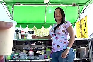 CARNE DEL MERCADO - Sexy curvy Colombian Sara Restrepo picked up and fucked hard