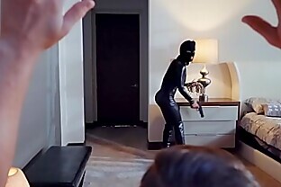 Ex psycho wife destroys new relationship by sending selfies