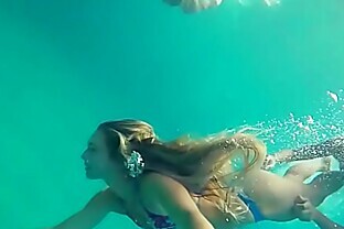 Underwater girls [HD, 720p]