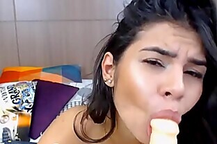 Vibrator And Pussy Fingering Makes Big Ass Latina Very Wet