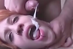 Linda Jovencita se traga semen muy espeso