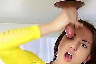 Latina masseuse gets jizz