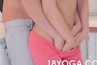 Sexo con instructor de yoga