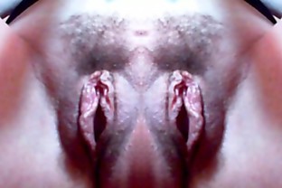 Una mostruosa vagina doppia con grandi labbra: un mostro davvero eccitante che ti farà venire