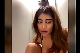 French Arab camgirl squirting in a public bathroom stall 7 min